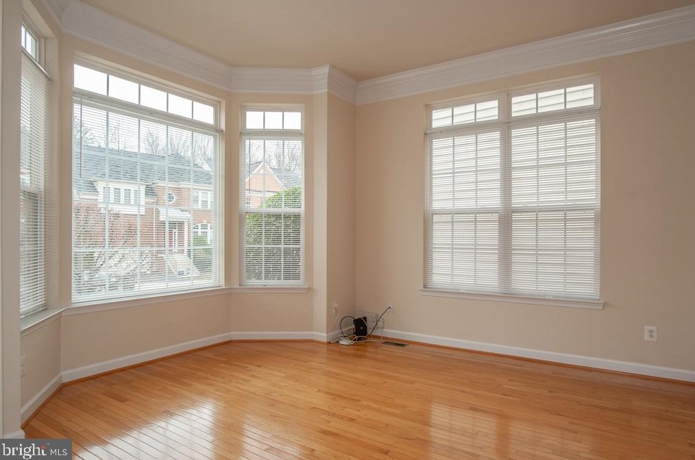 7527 Lindberg Dr, Alexandria, VA 22306
