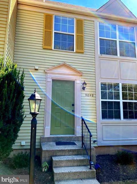 9040 White Rose Ln, Fairfax, VA 22031-1341