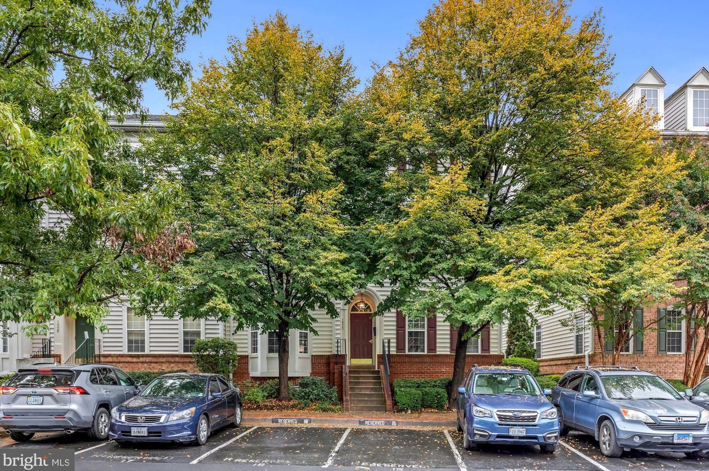 1520 Northern Neck Dr, Vienna, VA 22182-5540