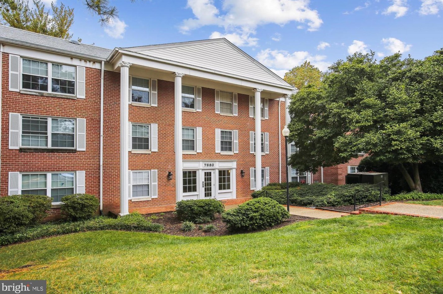 7680 Tremayne Pl Apt 309, Mc Lean, VA 22102