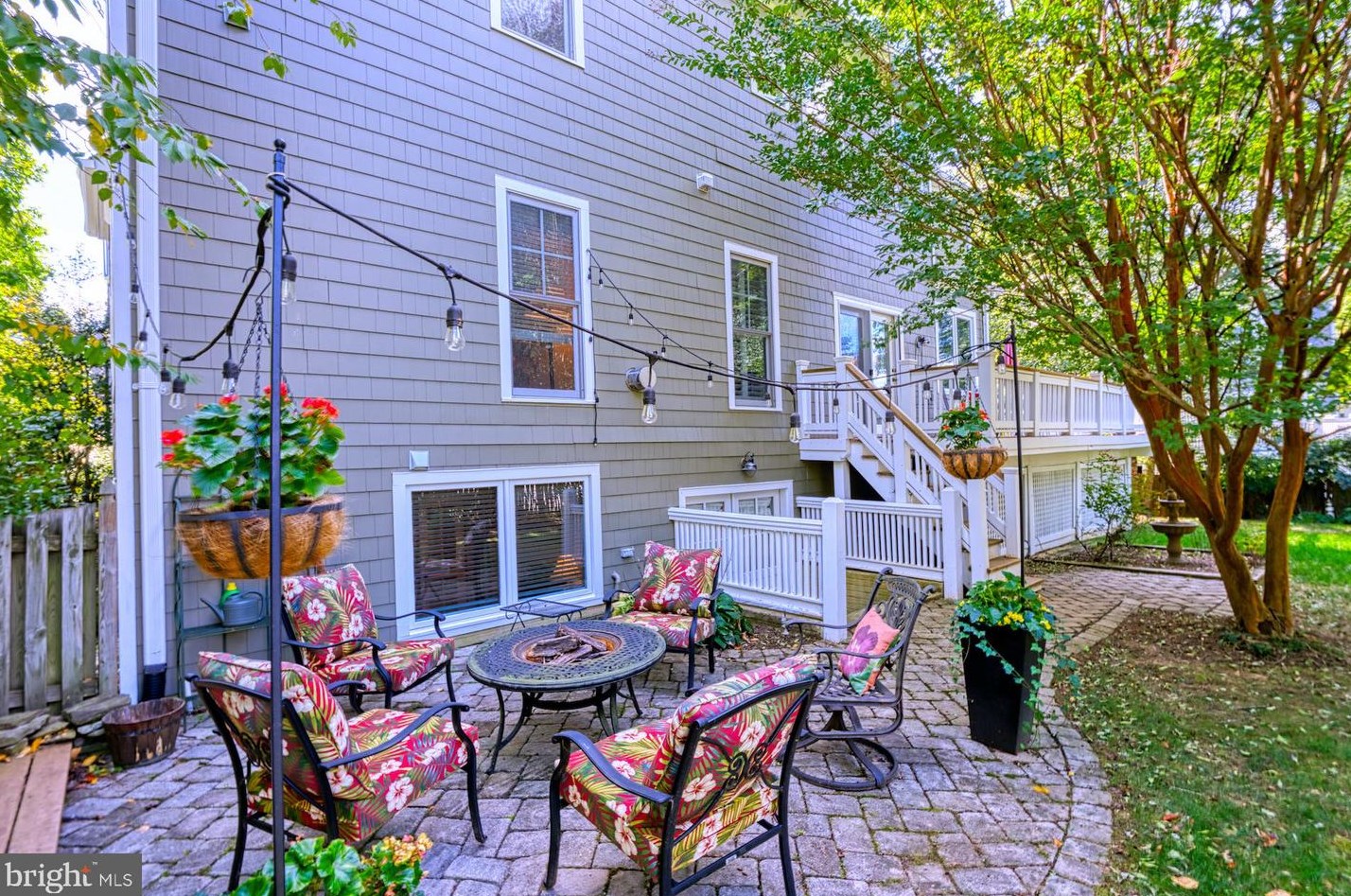 234 Moore Ave, Vienna VA 22180-5845 exterior