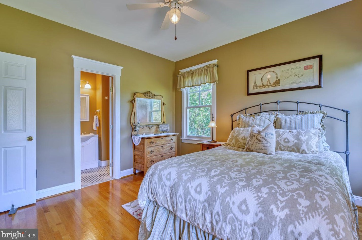 234 Moore Ave, Vienna VA 22180-5845 exterior