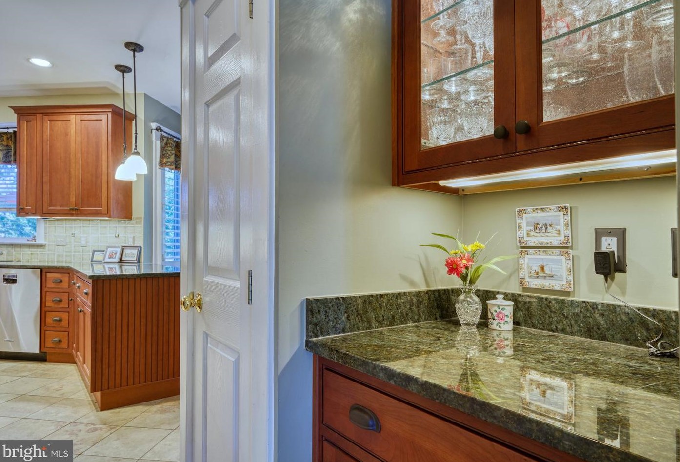 234 Moore Ave, Vienna VA 22180-5845 exterior