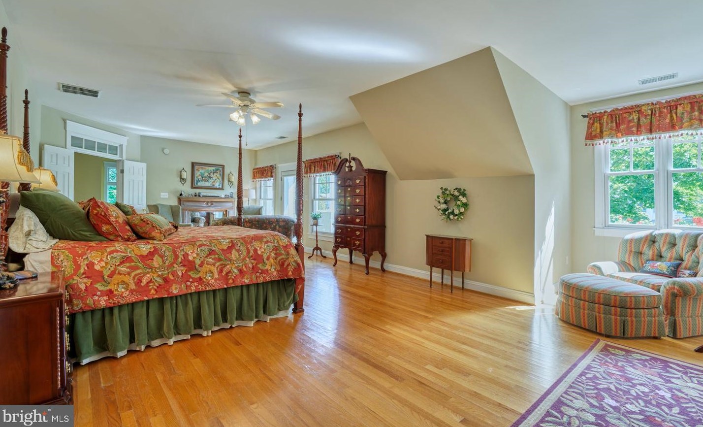 234 Moore Ave, Vienna VA 22180-5845 exterior