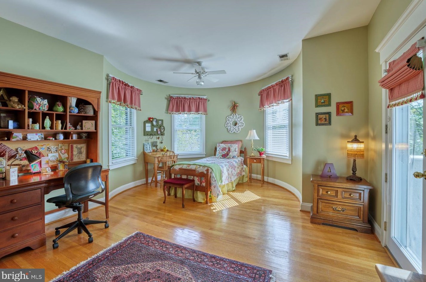 234 Moore Ave, Vienna VA 22180-5845 exterior