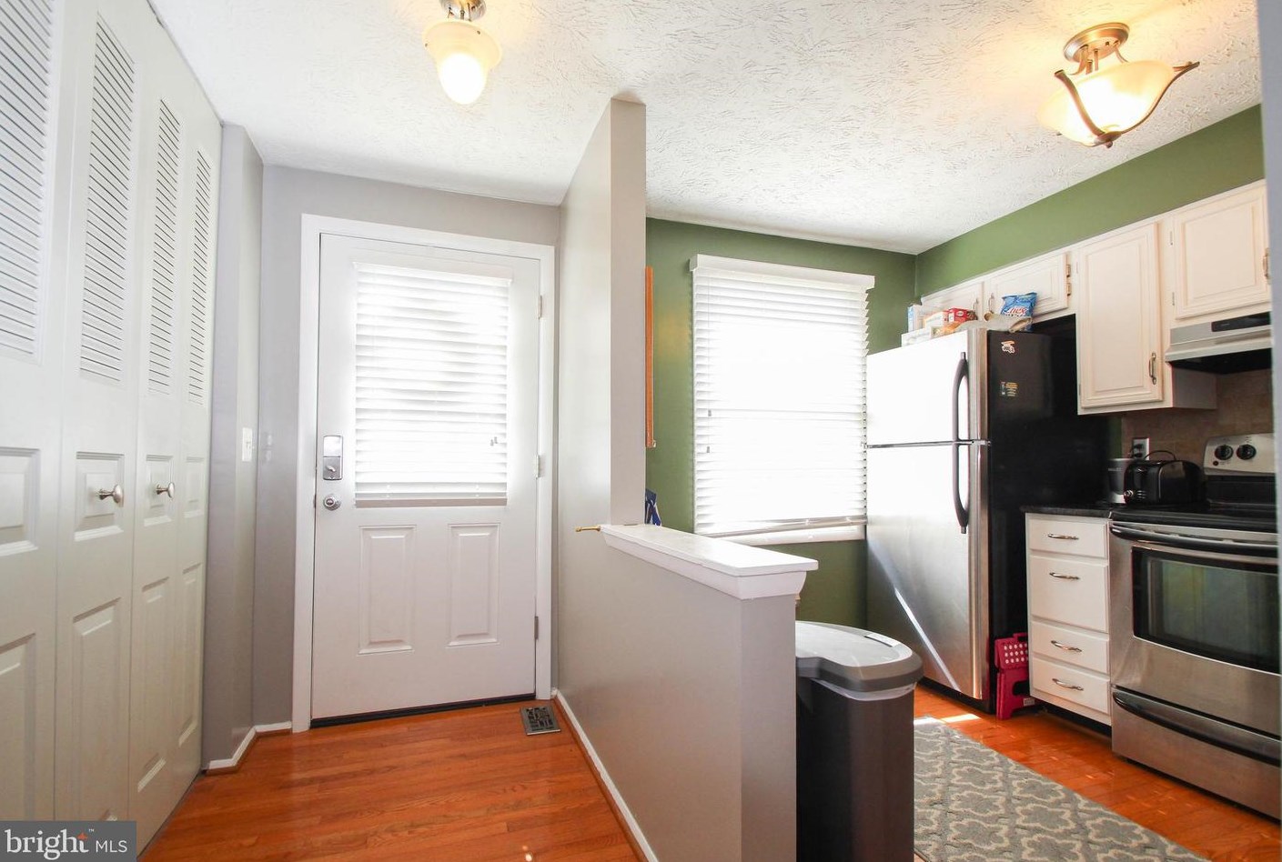 2810 New Providence Ct, Falls Church, VA 22042