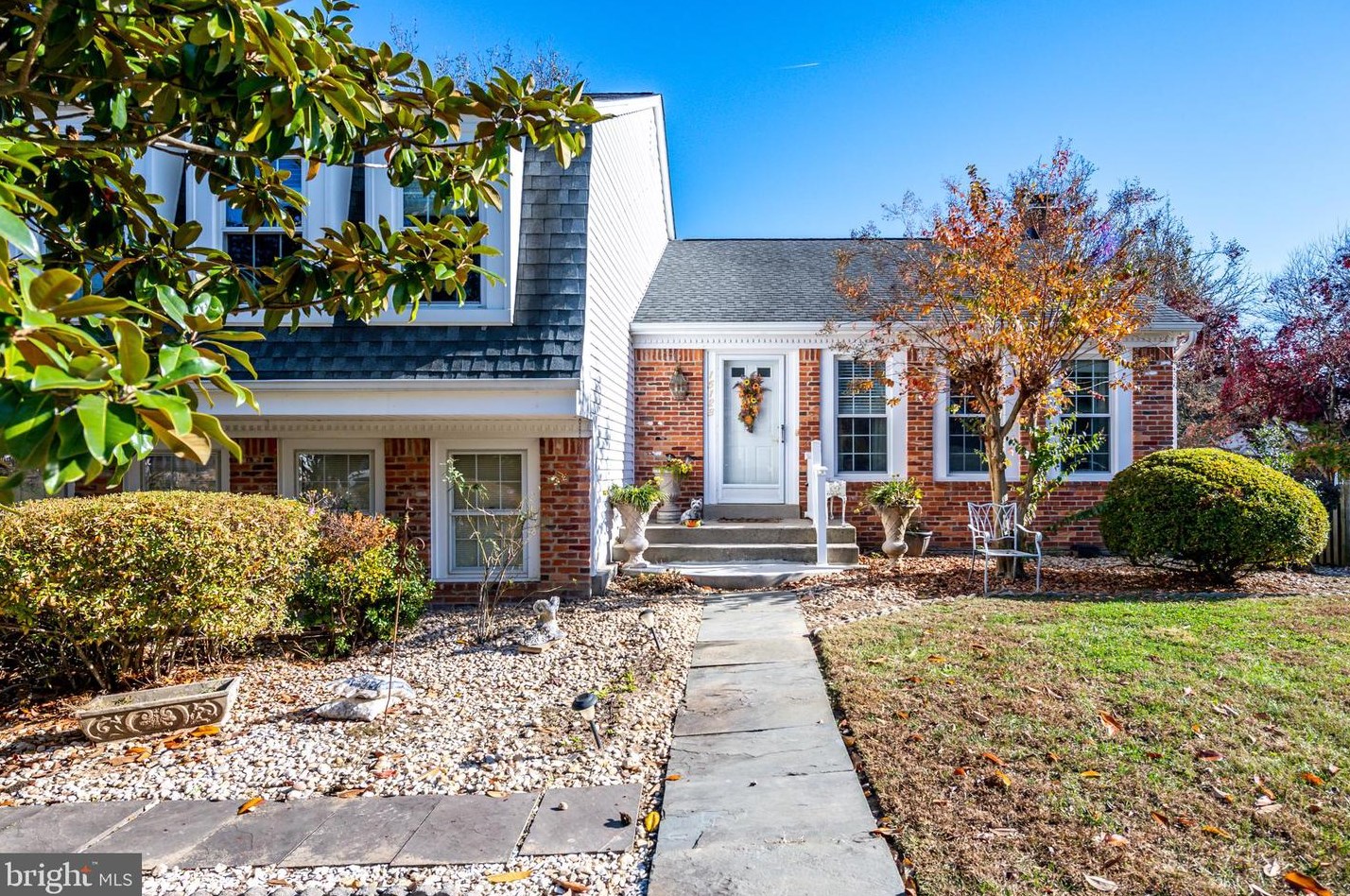 15123 General Stevens Ct, Fairfax, VA 20151-1320