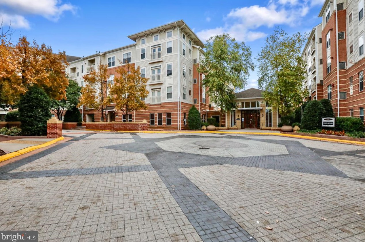 9480 Virginia Center Blvd #217, Vienna, VA 22181
