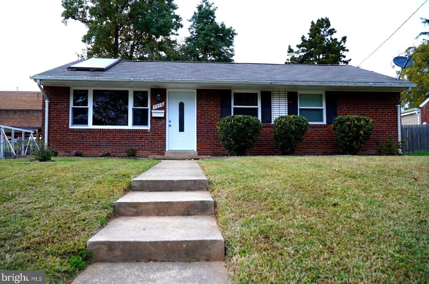 7312 Mendota Ave, Falls Church, VA 22042