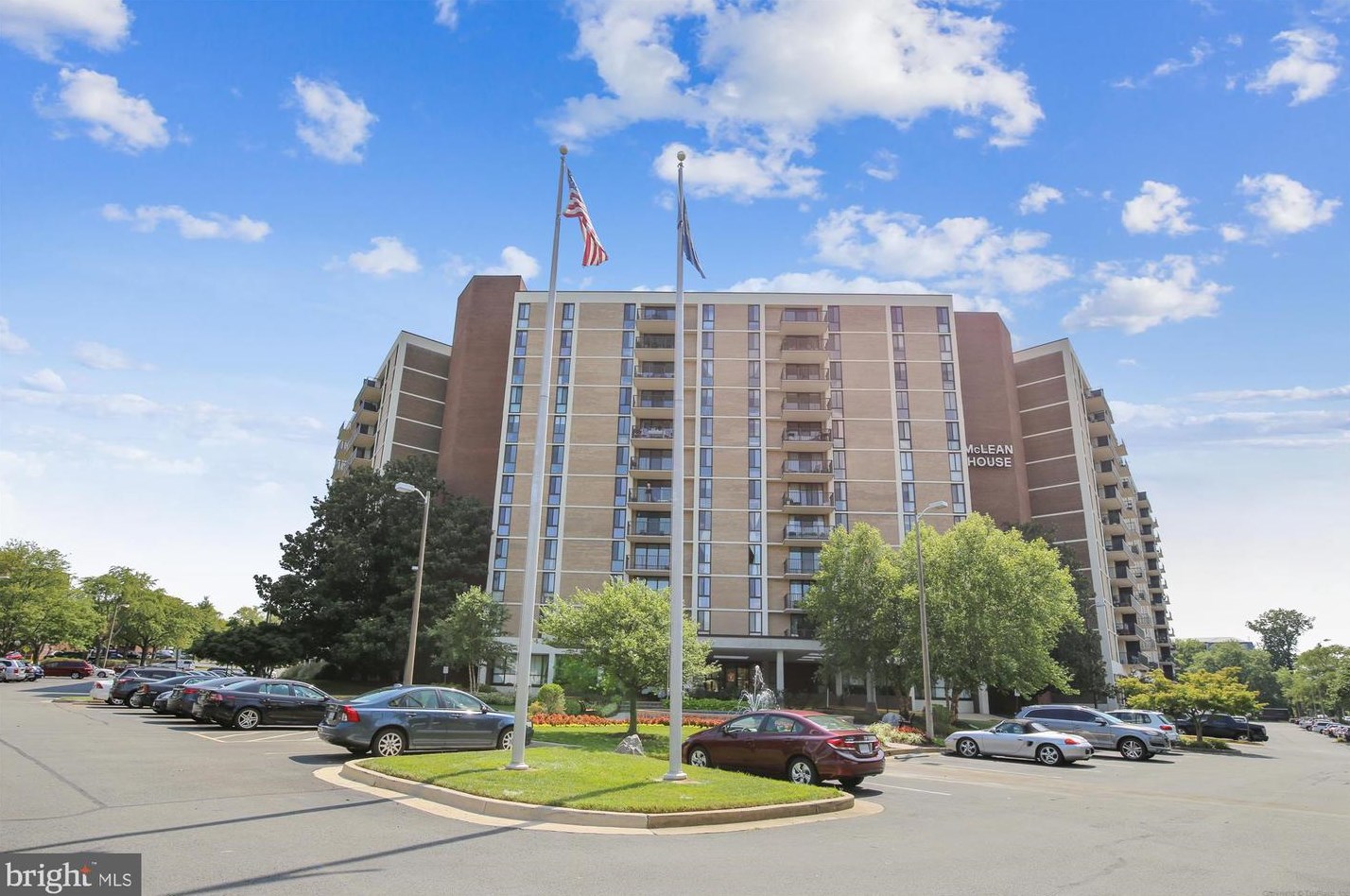 6800 Fleetwood Rd Apt 301, Mc Lean, VA 22101