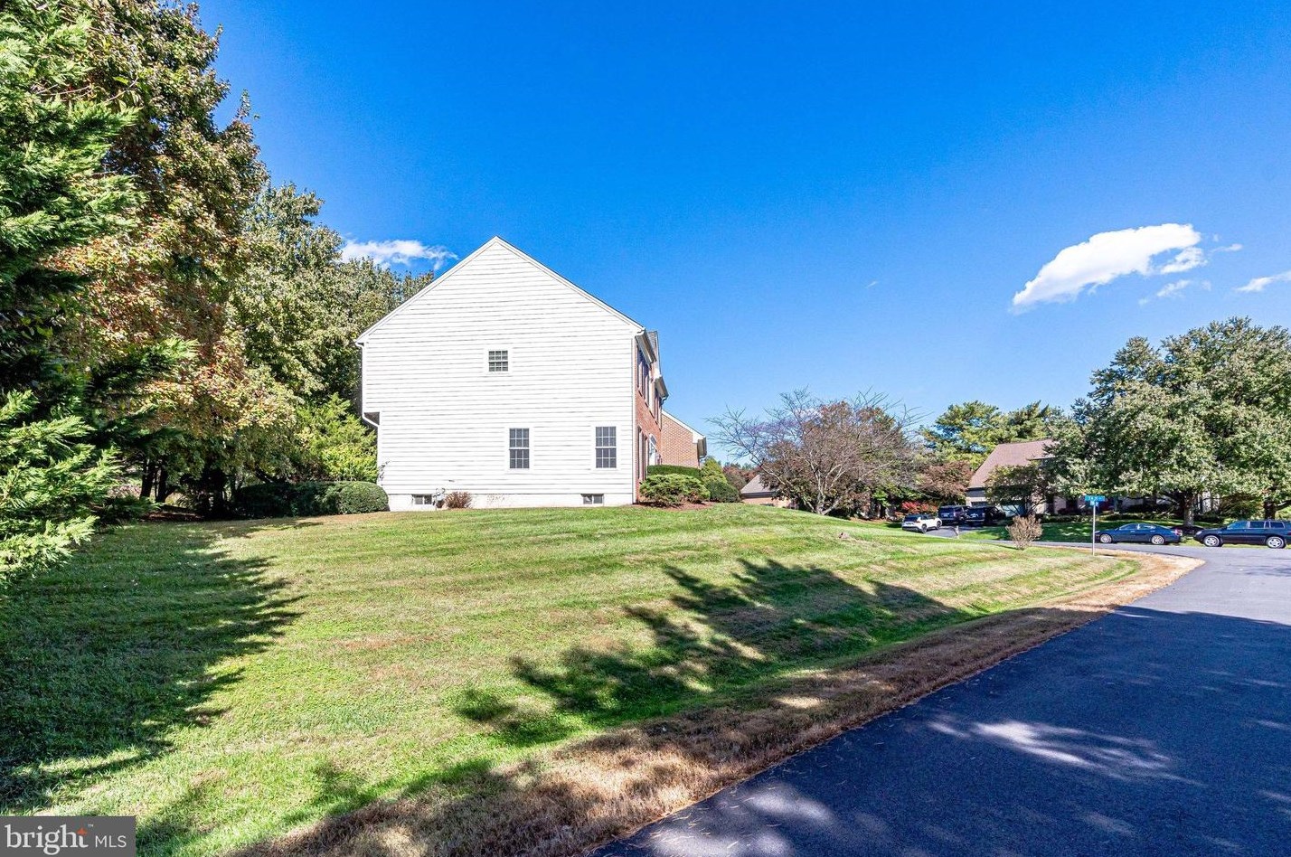 1168 Taji Ct, Herndon, VA 20170