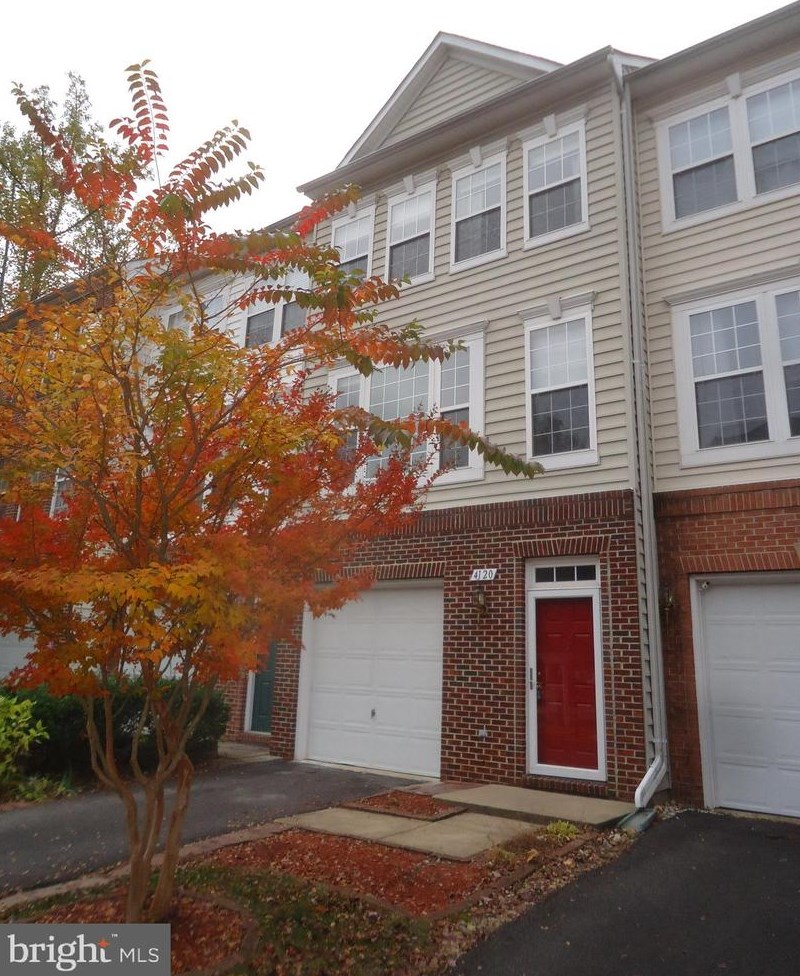 4120 River Forth Dr, Fairfax VA  22030-8569 exterior