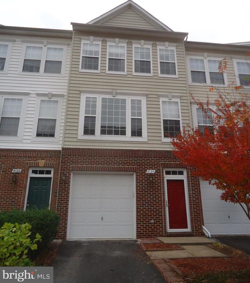 4120 River Forth Dr, Fairfax, VA 22030