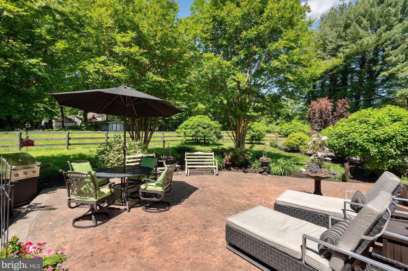 636 Walker Rd, Great Falls, VA 22066