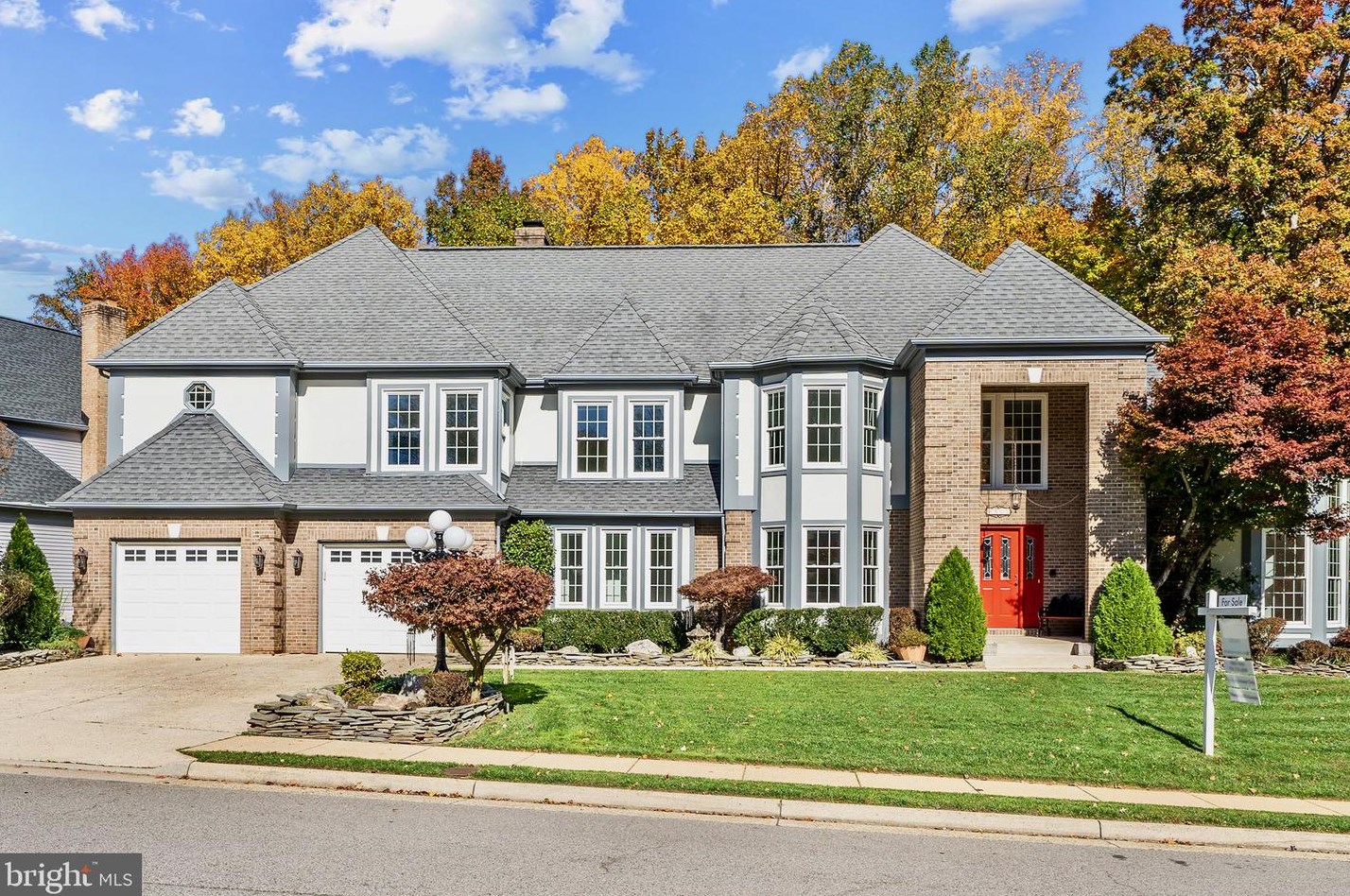 9402 Wooded Glen Ave, Springfield, VA 22015