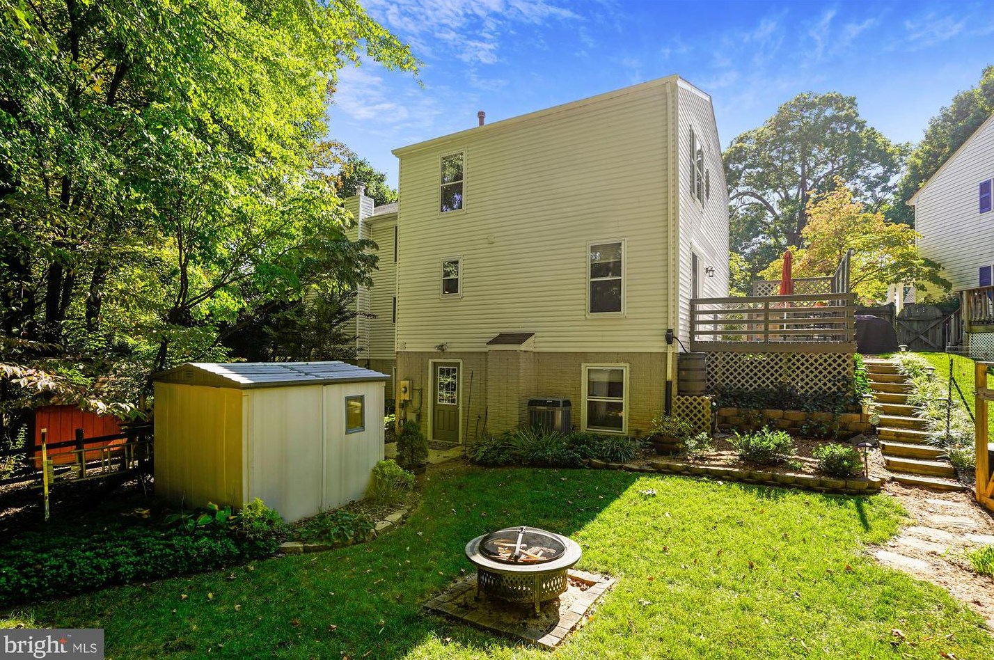 5807 Shana Pl, Springfield, VA 22015