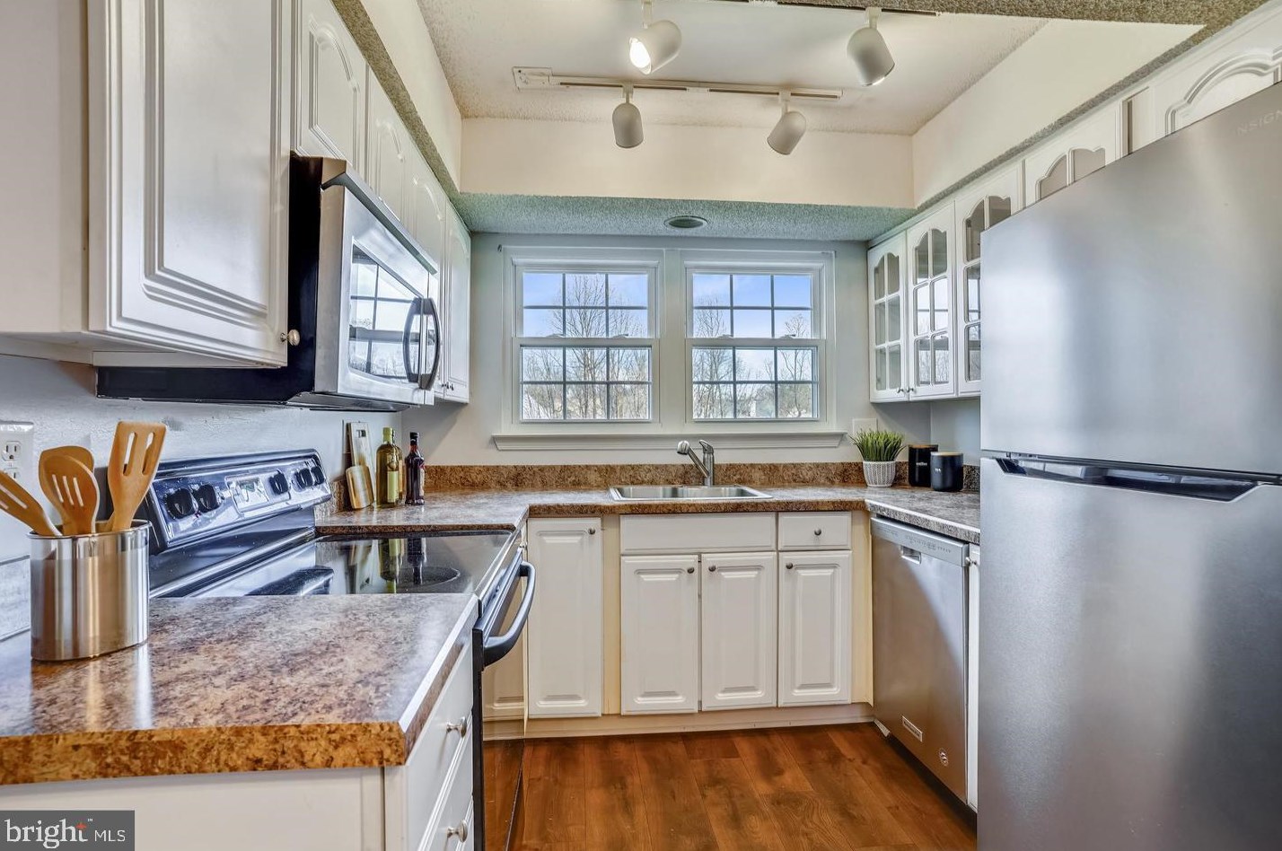 12102 Green Leaf Ct #202, Fairfax, VA 22033