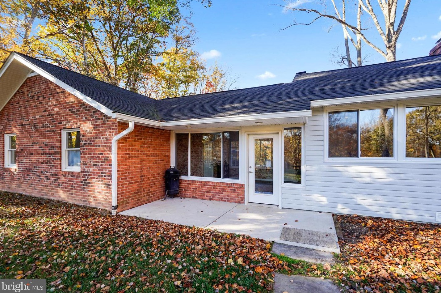 11501 Henderson Rd, Clifton, VA 20124
