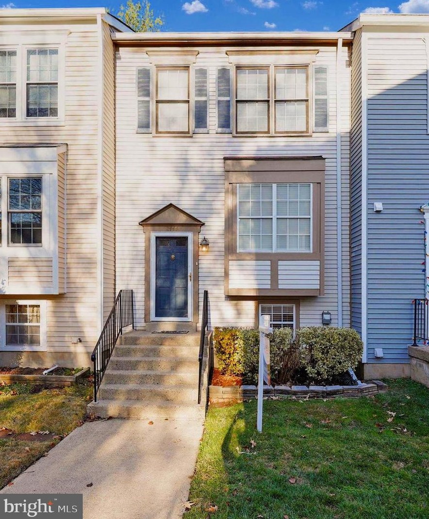 2444 Ridgehampton Ct, Herndon, VA 20191