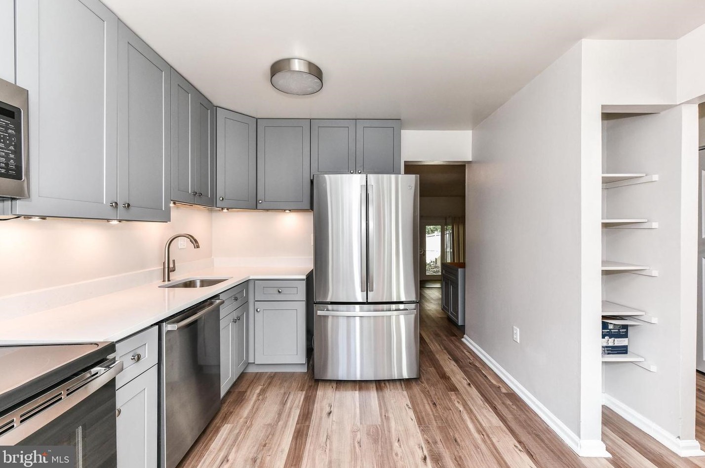 9963 Capperton Dr, Vienna, VA 22124