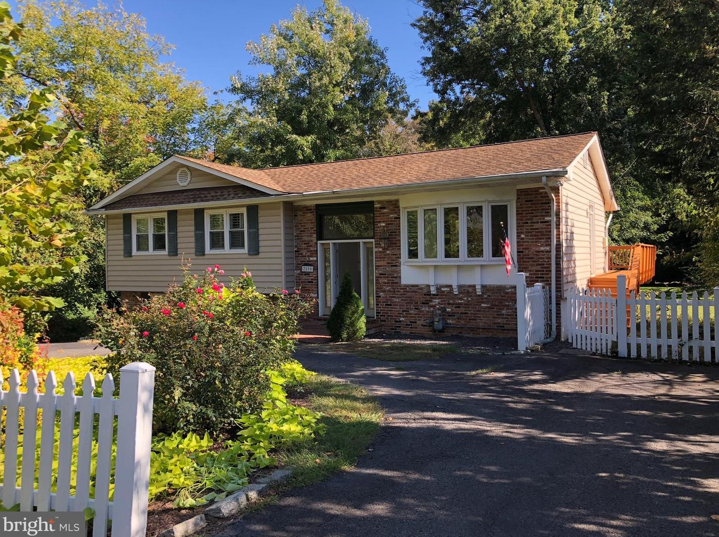 2590 Rambling Rd, Vienna VA  22181-5460 exterior