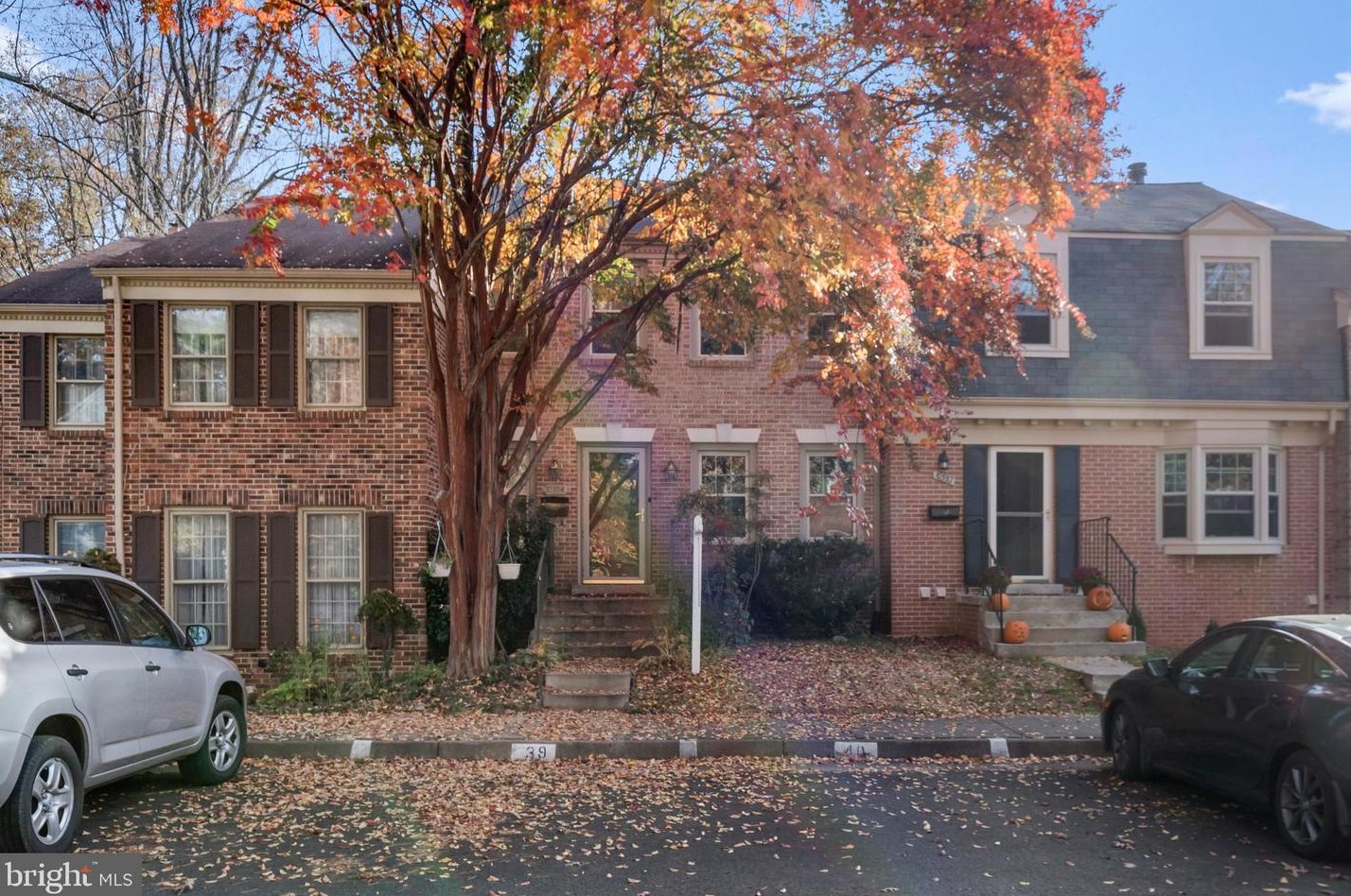 10354 Hampshire Green Ave, Fairfax, VA 22032