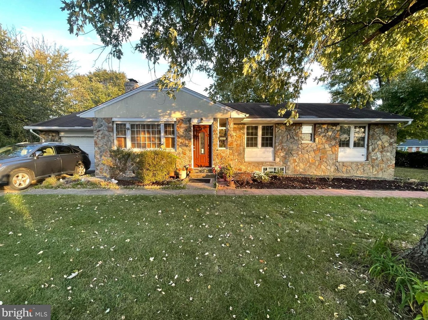 5021 Ox Rd, Fairfax, VA 22030