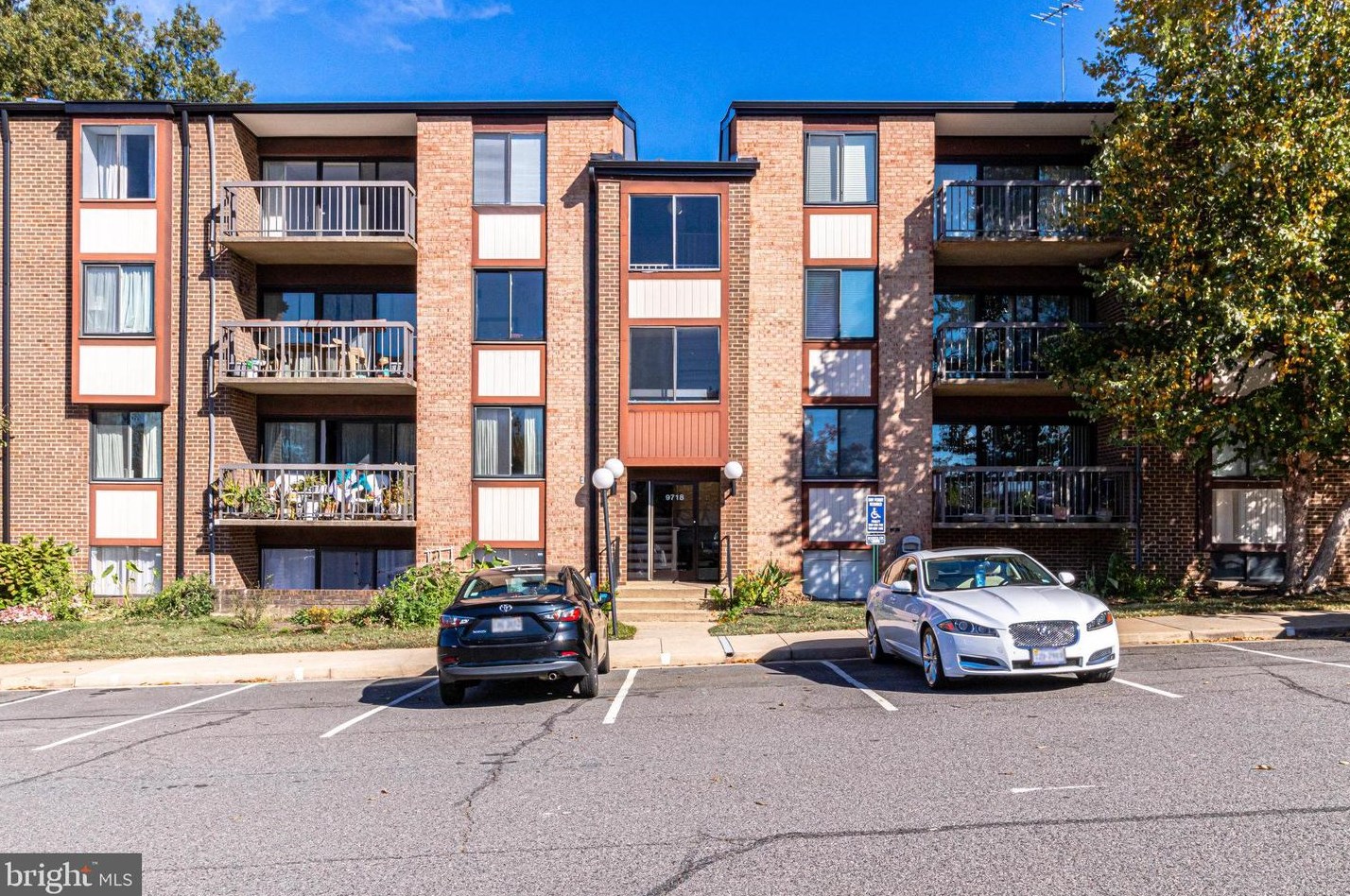 9718 Kingsbridge Dr #2, Fairfax, VA 22031