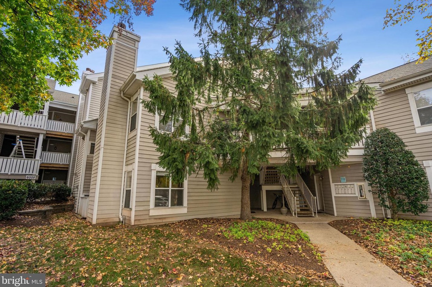 6011 Rosebud Ln #101, Centreville, VA 20121