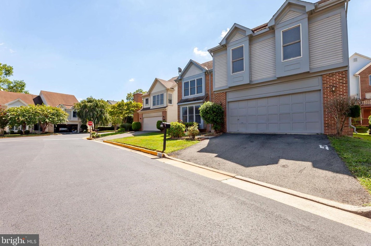 7503 Silver Maple Ln, Falls Church, VA 22042