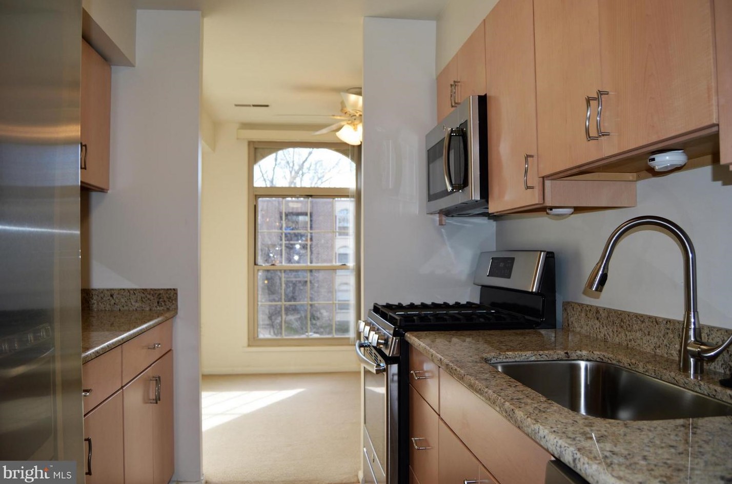 3302 Woodburn Village Dr #24, Annandale, VA 22003