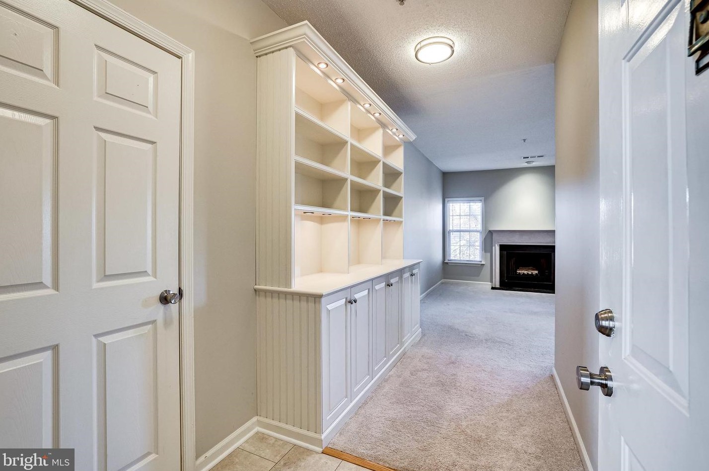 1724 Lake Shore Crest Dr #25, Herndon, VA 20190