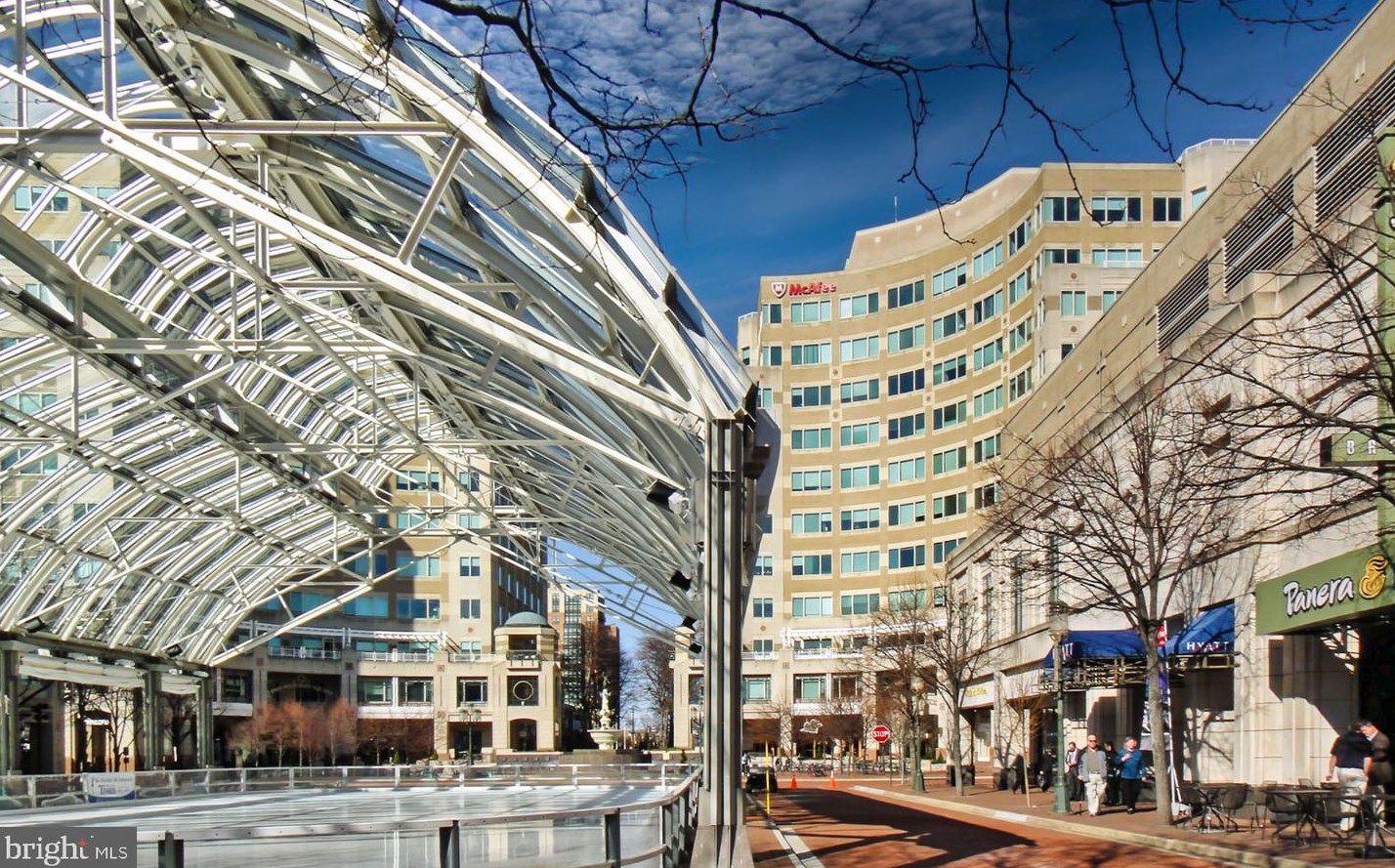12001 Market St #222, Herndon, VA 20190