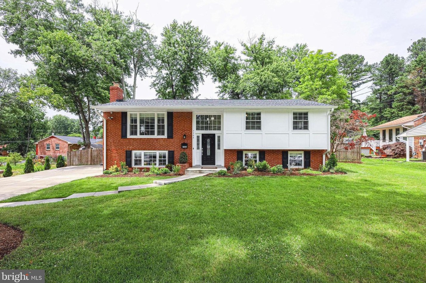 7504 Dolce Dr, Annandale, VA 22003