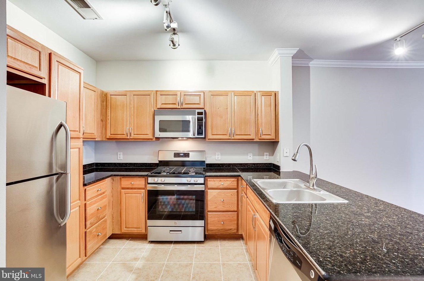 12937 Centre Park Cir #202, Herndon, VA 20171