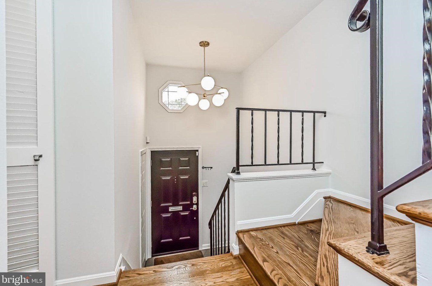 8242 Taunton Pl, Springfield, VA 22152