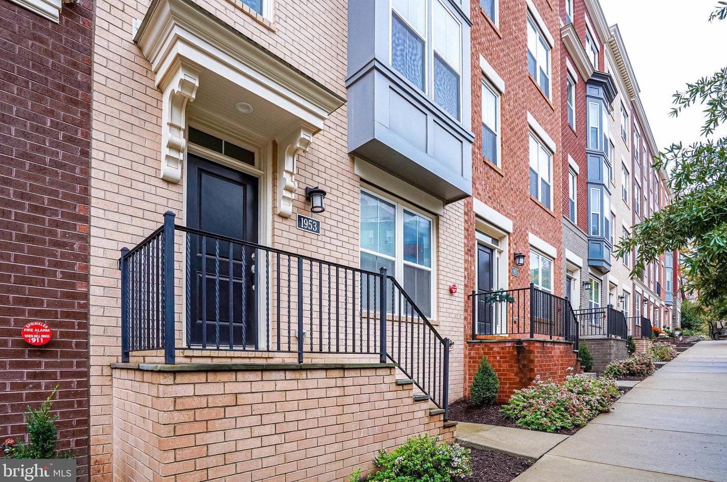 1953 Roland Clarke Pl, Herndon, VA 20191