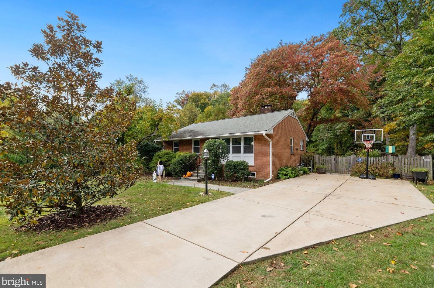 7016 Leesville Blvd, Springfield, VA 22151