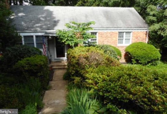 2527 Buckelew Dr, Falls Church, VA 22046