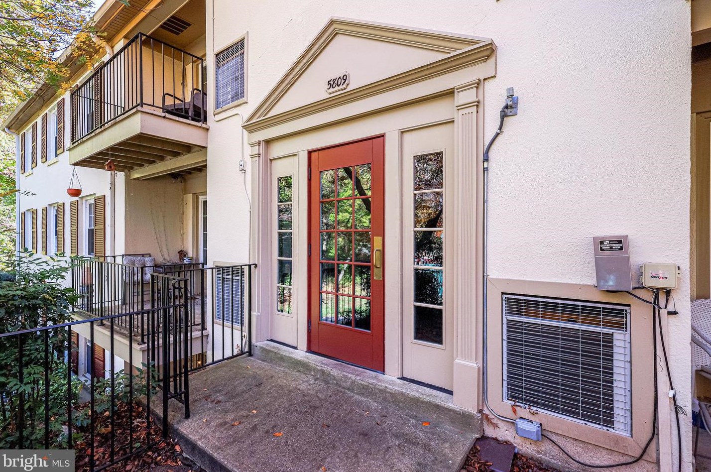 5809 Cambridge Dr #666, Springfield, VA 22152