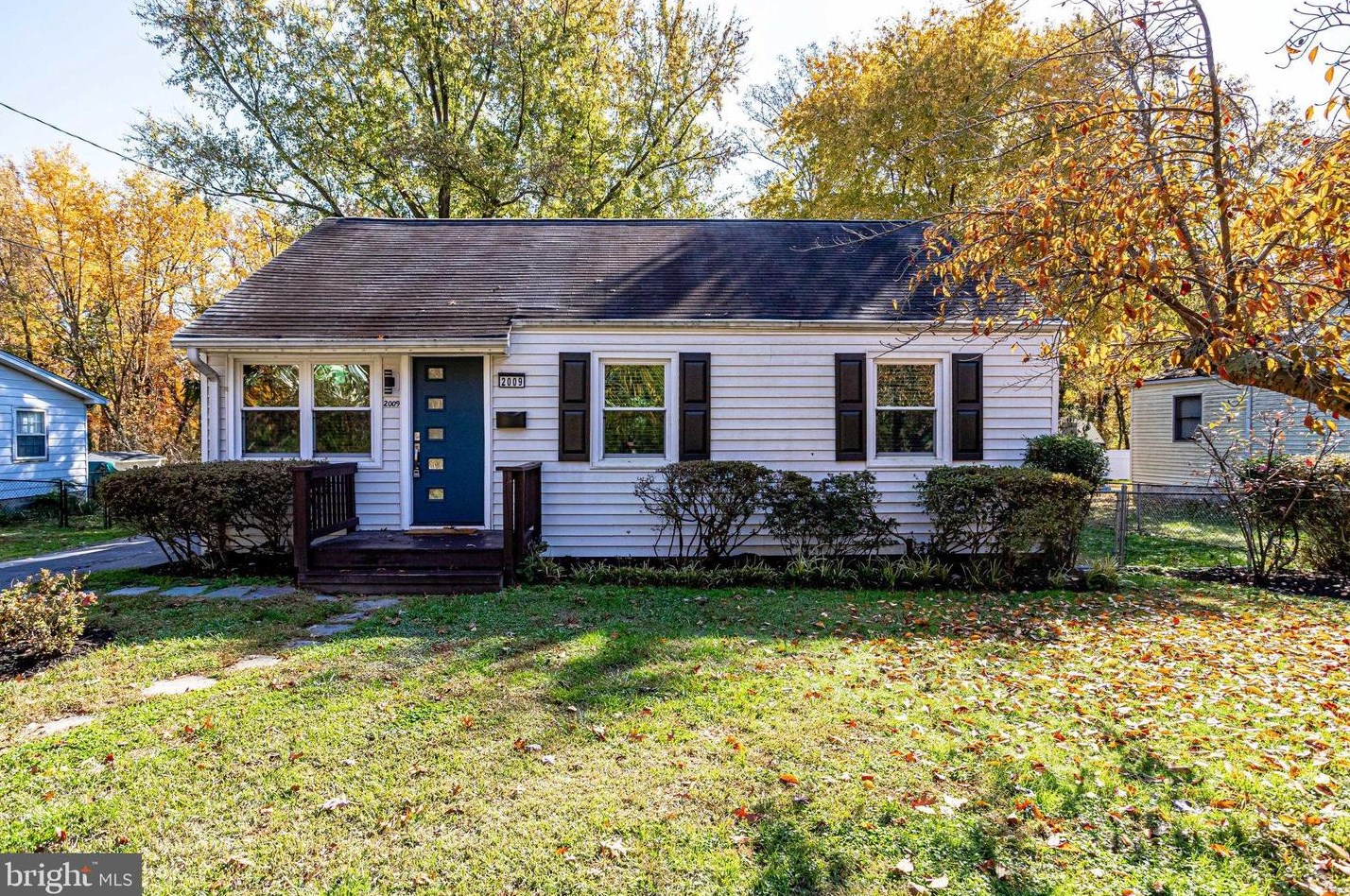 2009 Pimmit Dr, Falls Church, VA 22043