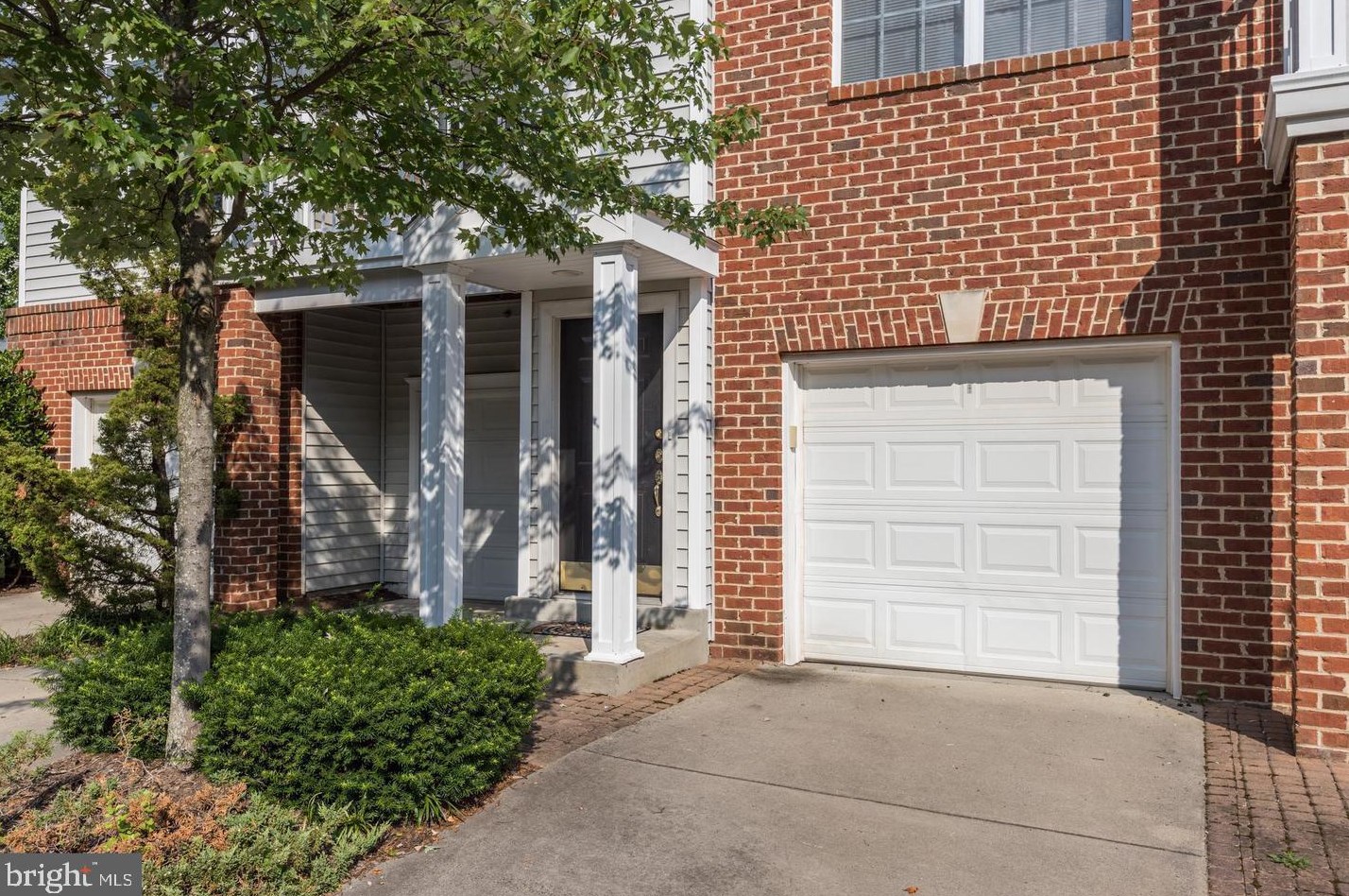13105 Marcey Creek Rd, Herndon, VA 20171