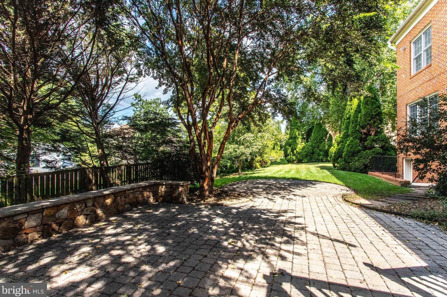 1588 Highland Glen Pl, Mc Lean VA  22101-4159 exterior