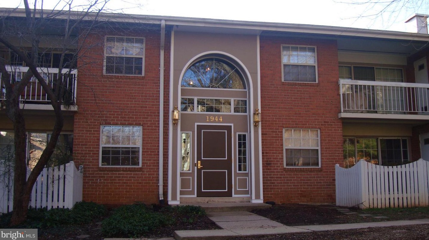 1944 Kennedy Dr #203, Mc Lean, VA 22102