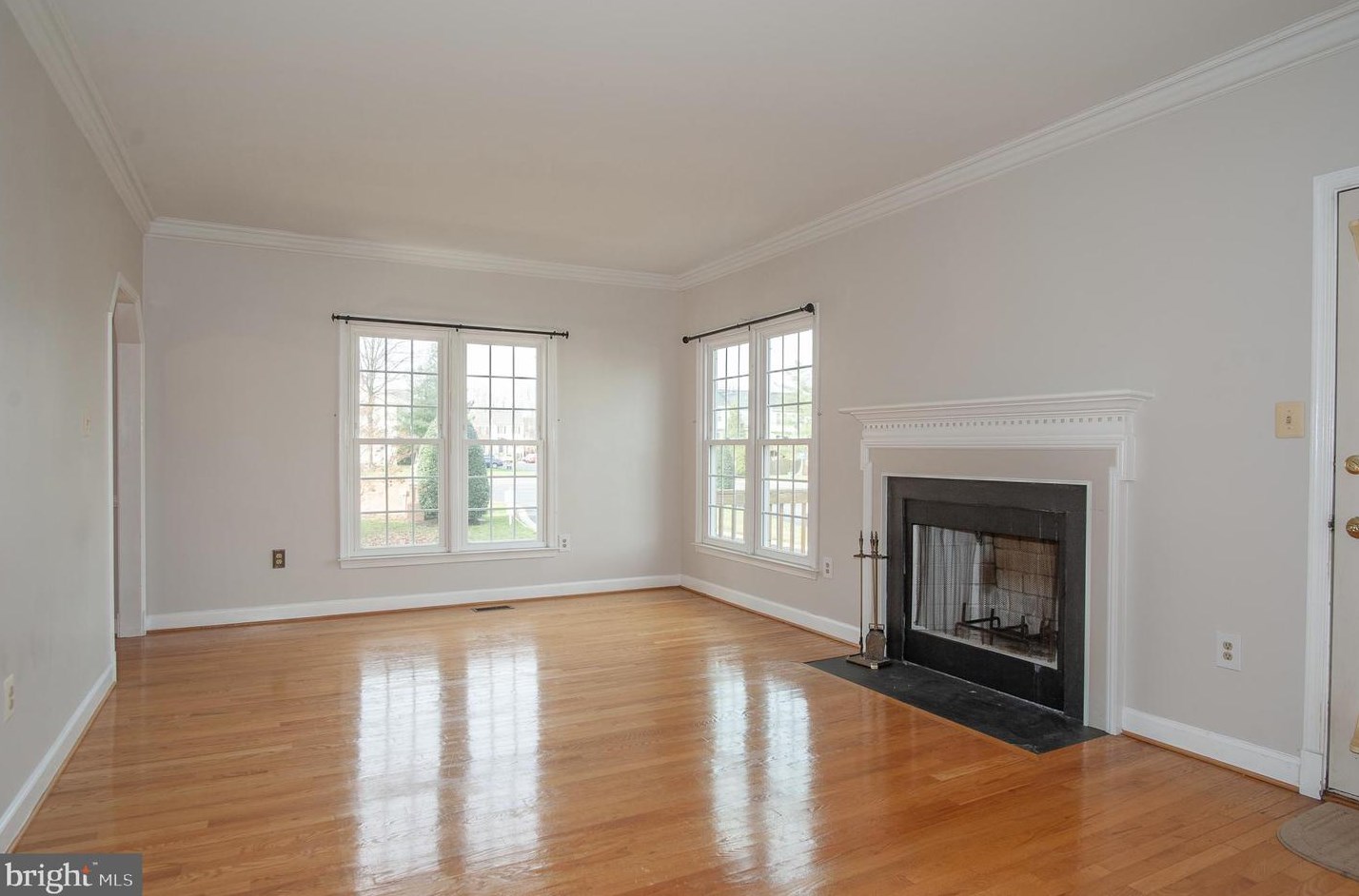 5950 Wescott Hills Way, Alexandria VA  22315-4742 exterior