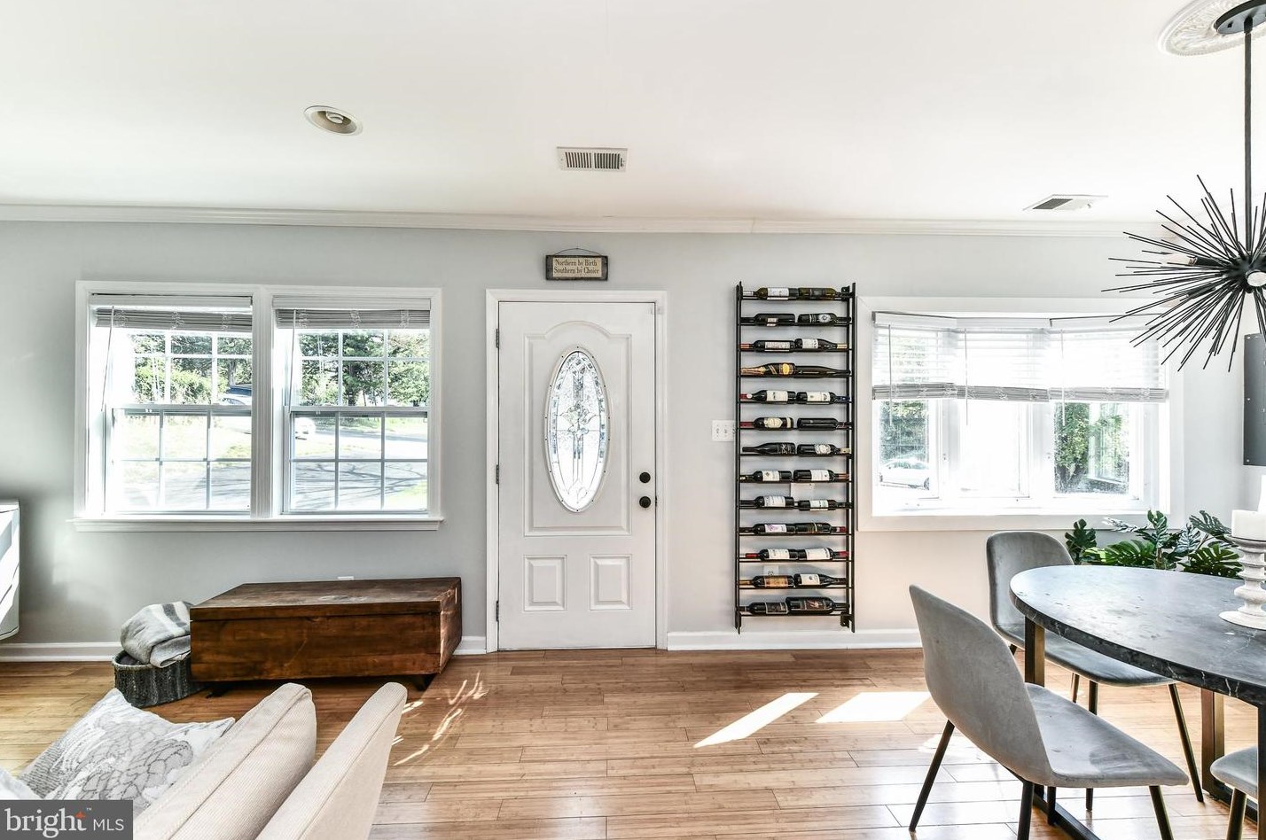 7422 Howard Ct, Falls Church, VA 22043