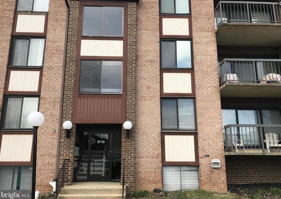 9718 Kingsbridge Dr #104, Fairfax, VA 22031