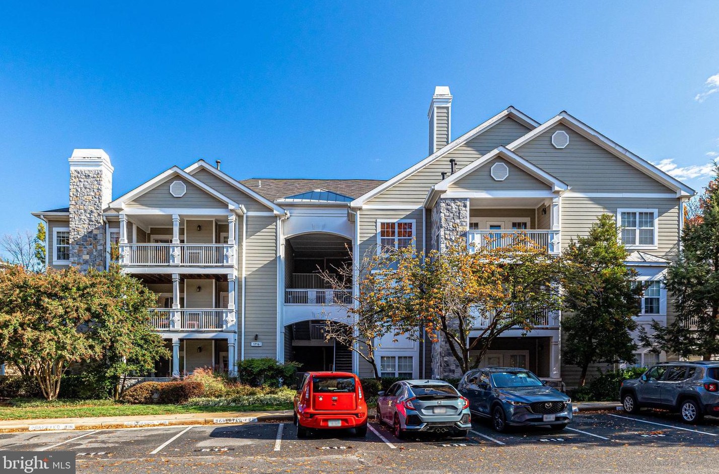 1716 Lake Shore Crest Dr #36, Herndon, VA 20190