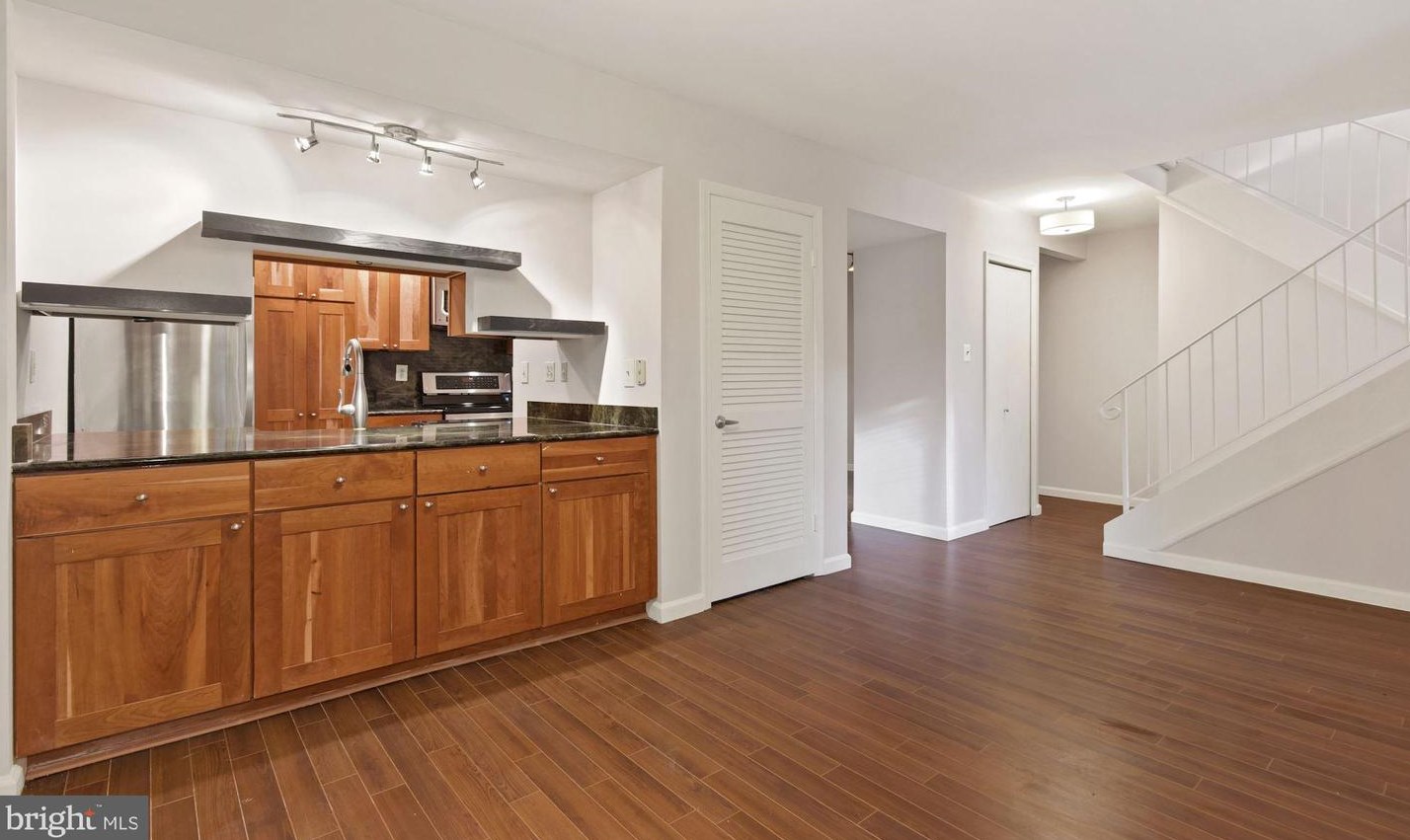 11028 Saffold Way, Herndon, VA 20190