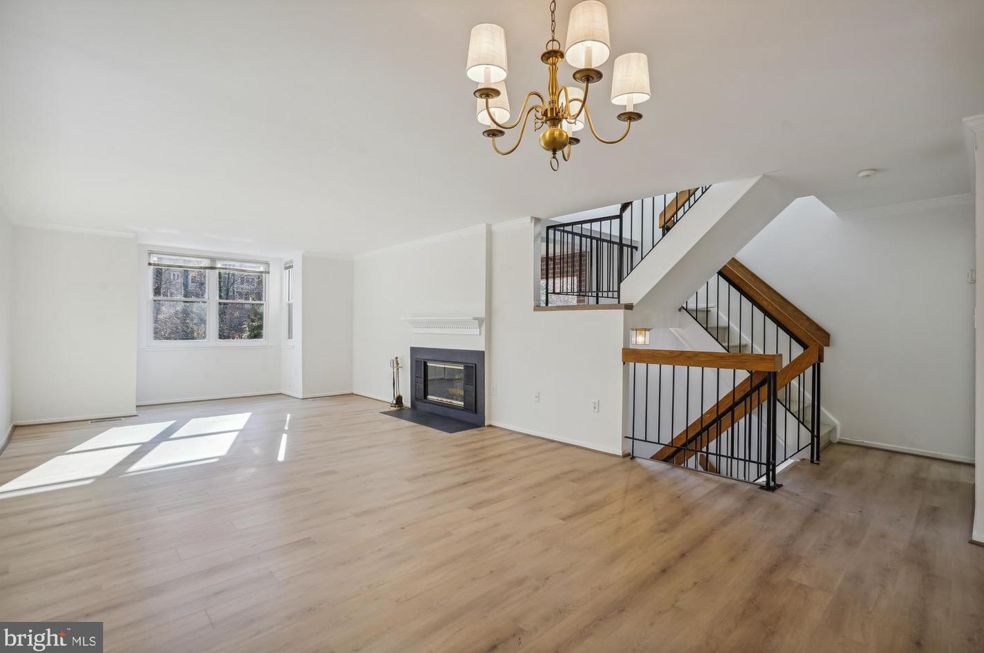 11526 Sunder Ct, Herndon, VA 20190